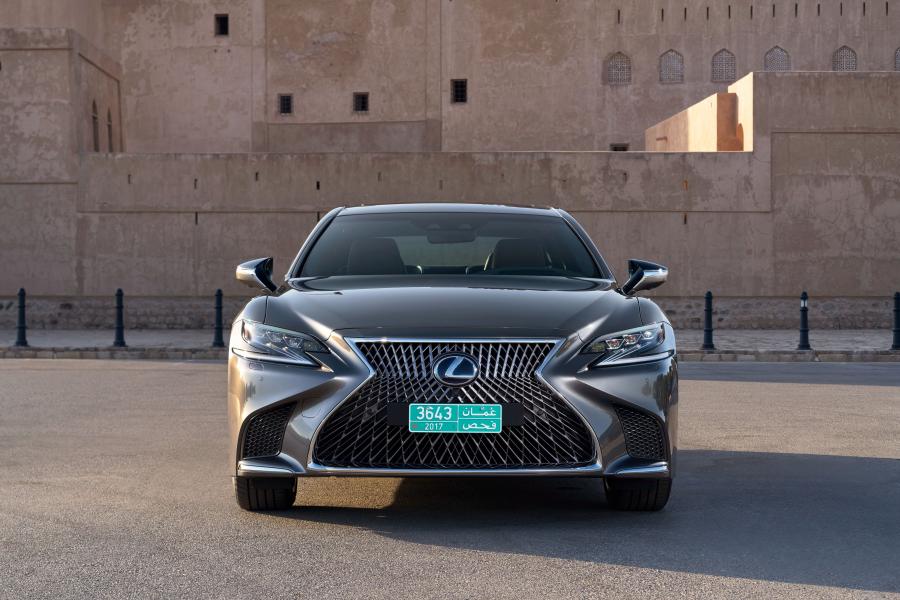  Lexus LS500h AWD 2017 года  (WW) (фото 32 из 40)